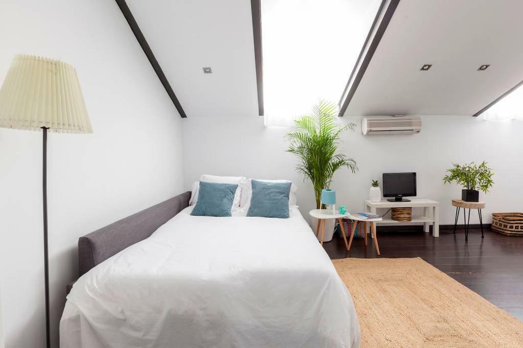 Modern Top Floor Loft At Malasana'S Heart Madrid Ngoại thất bức ảnh